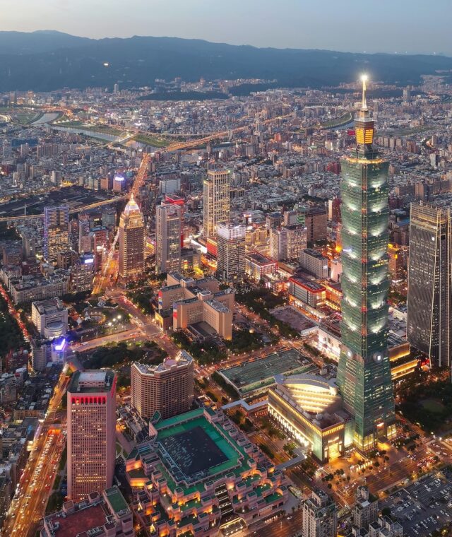 💼 Fly Business Class from Phoenix to Taipei for Just 61K Points (New Route Deal!)