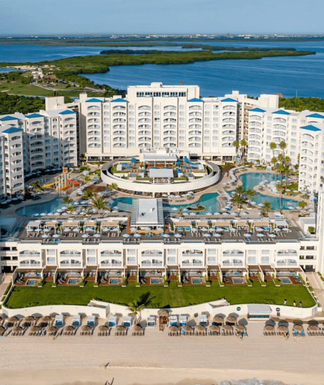 Hilton Cancun Mar Caribe Review (2026): What to Expect Before You Book